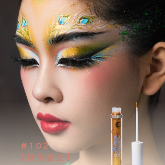 Little rabbit is very busy with super shiny liquid eyeshadow June 1st stage makeup liquid eyeshadow