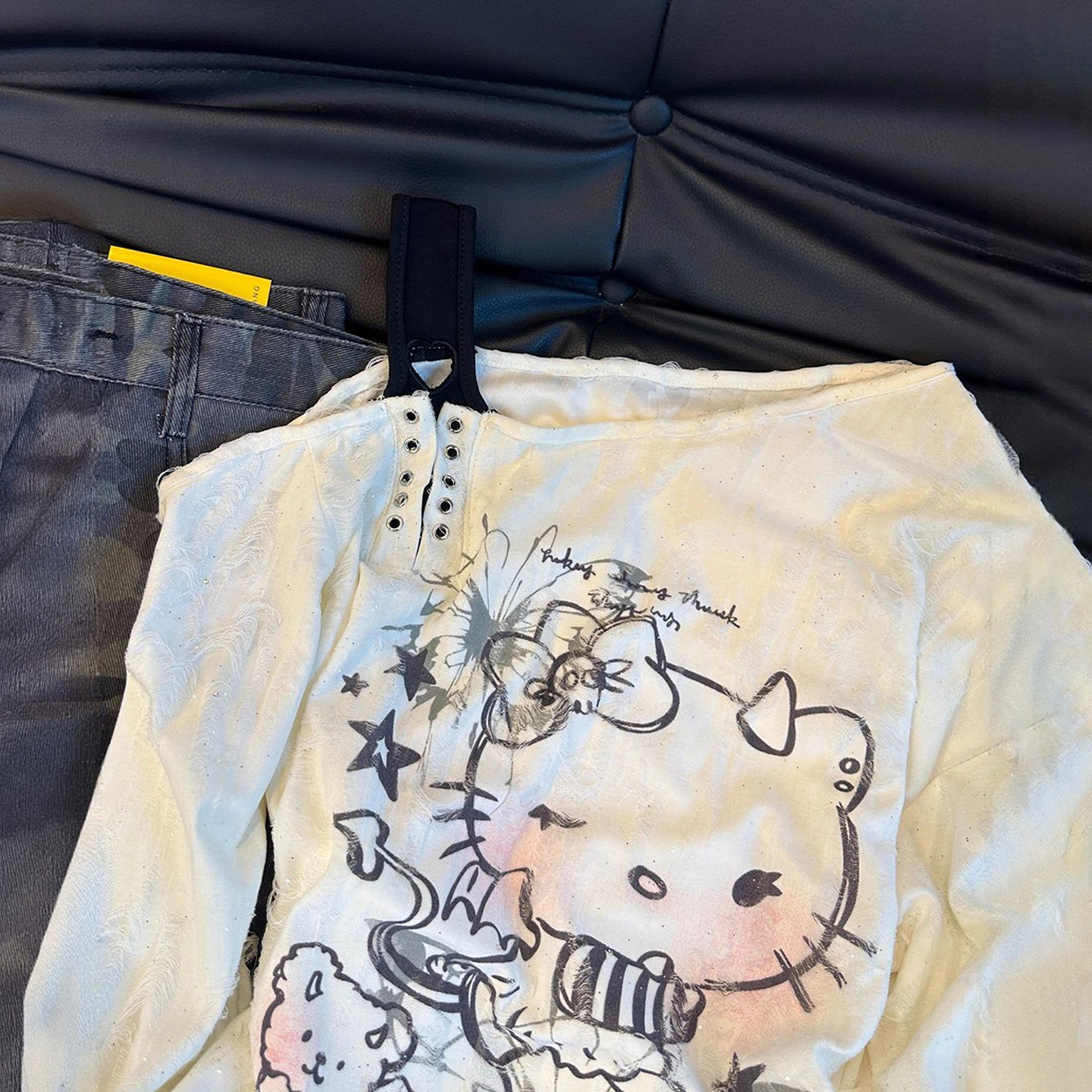 300斤特大码卡通印花长袖t恤女胖mm白色抽绳设计宽松显瘦斜肩上衣,淘宝优惠券,粉丝福利购,淘宝优惠卷