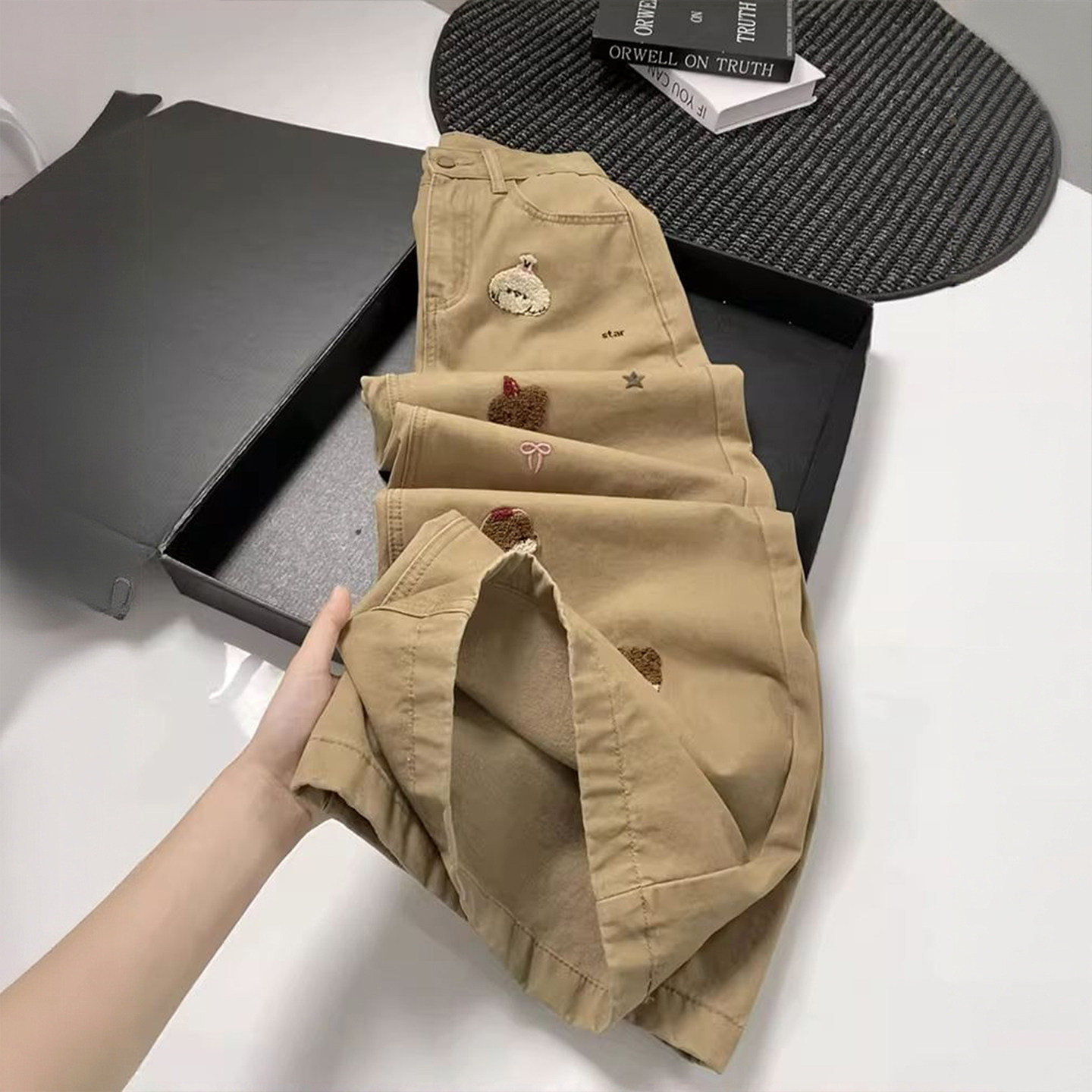 300斤特大码女装复古卡通刺绣牛仔裤女胖mm韩系时尚减龄阔腿裤子,淘宝优惠券,粉丝福利购,淘宝优惠卷