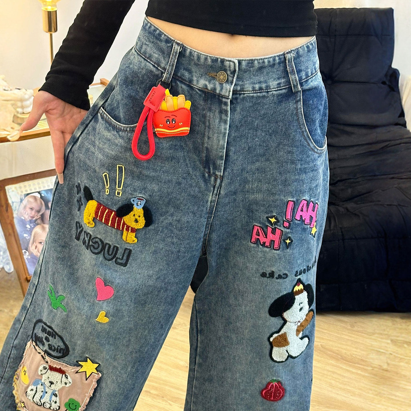 300斤特大码女装蓝色卡通刺绣牛仔裤女胖mm宽松休闲百搭阔腿裤子,淘宝优惠券,粉丝福利购,淘宝优惠卷