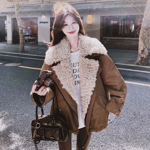 大码女装胖mm美拉德加厚保暖羊羔毛外套女韩系设计感加绒工装棉服 - 图2
