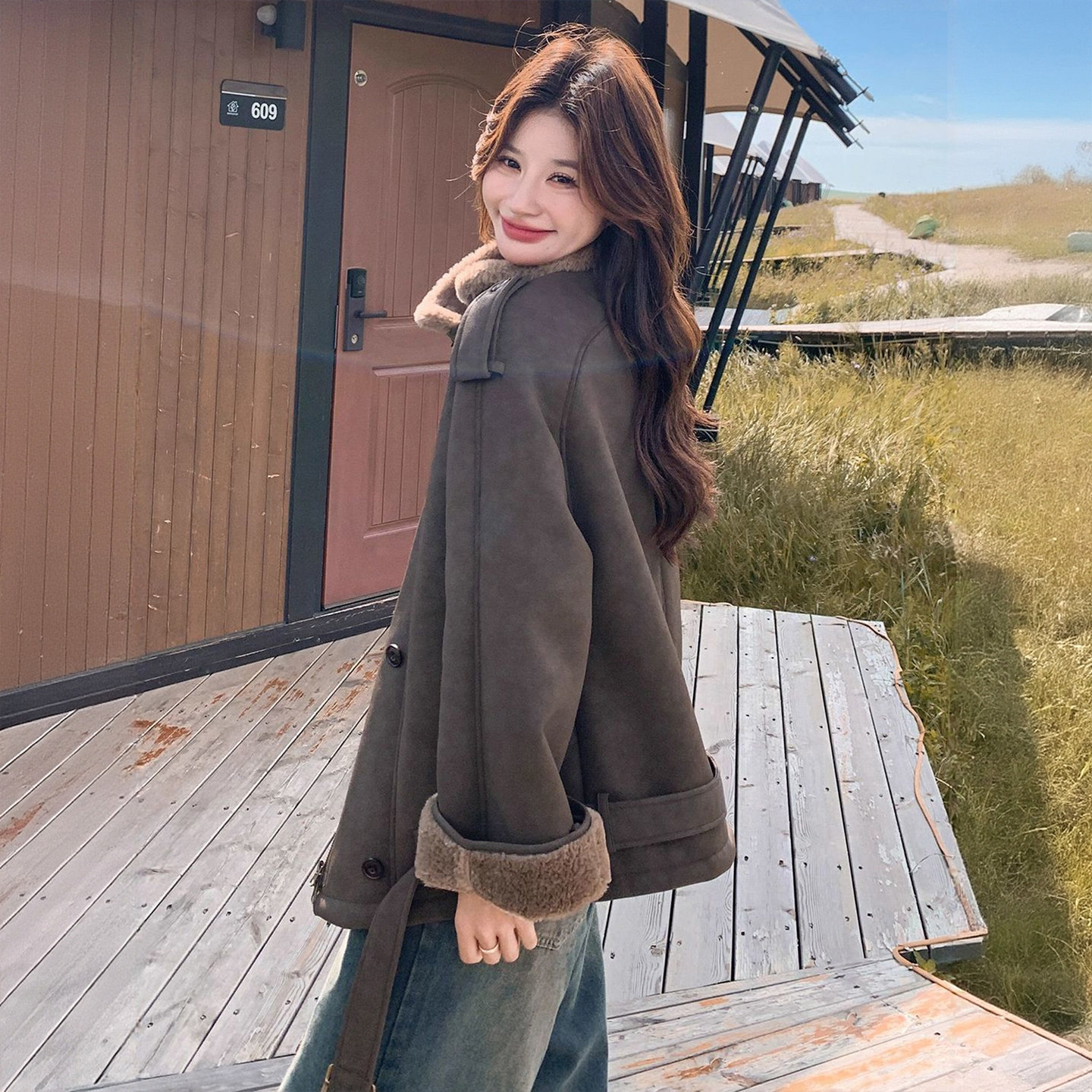 300斤特大码女装韩系咖色保暖外套女胖mm加厚宽松翻领羊羔毛棉服,淘宝优惠券,粉丝福利购,淘宝优惠卷