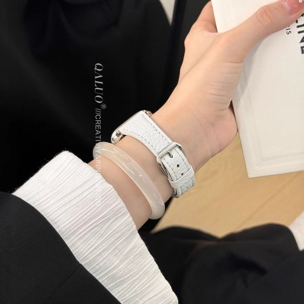 QALUO春夏新款小蛮腰小牛皮适用apple watchS11/S10表带iwatch9苹果手表se/8/7/6/5/4代41/45mm小众女生高级 - 图2