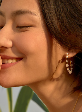 MonteLunaC形珍珠耳环