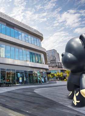 厂价直销玻璃钢暴力熊动物雕塑  喷镀kaws公仔摆件卡通美陈IP雕塑