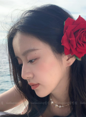 度假风红色玫瑰花发夹