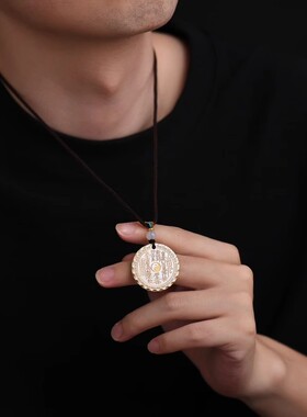 适用泰莉999纯银描金山鬼花钱吊坠男士款古法民族风八卦牌项a2076