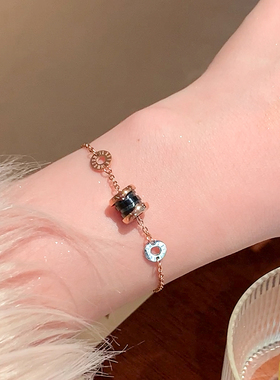 黑色小蛮腰罗马钛钢手链女经典款