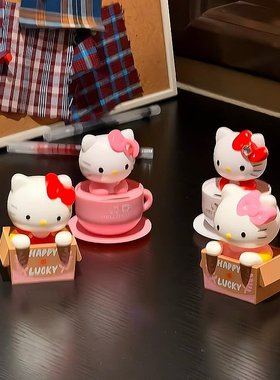 【办公室的好搭子】哈喽kitty桌面摆件可爱太阳能摇头kt公仔装饰