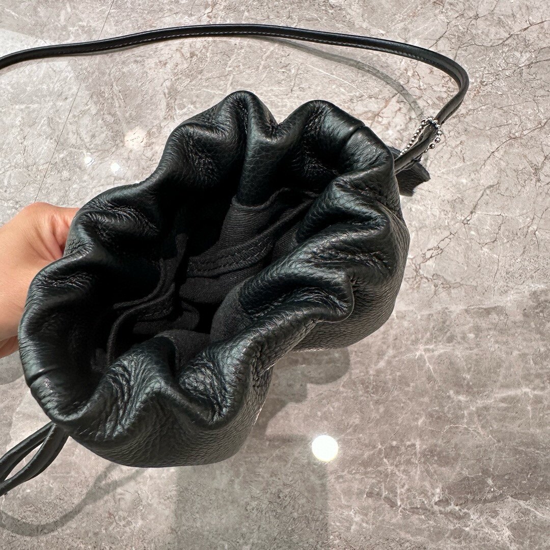 2026 Four Seasons New Mini Cowhide Mobile Phone Bag Crossbody Bag Women’s Bag Genuine Leather Bag Fashionable Women’s Bag Crossbody Bag