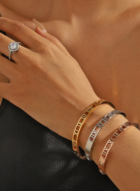 真空镀玫瑰金卡扣罗马数字手镯钛钢外贸跨境饰品时尚新款情侣手环