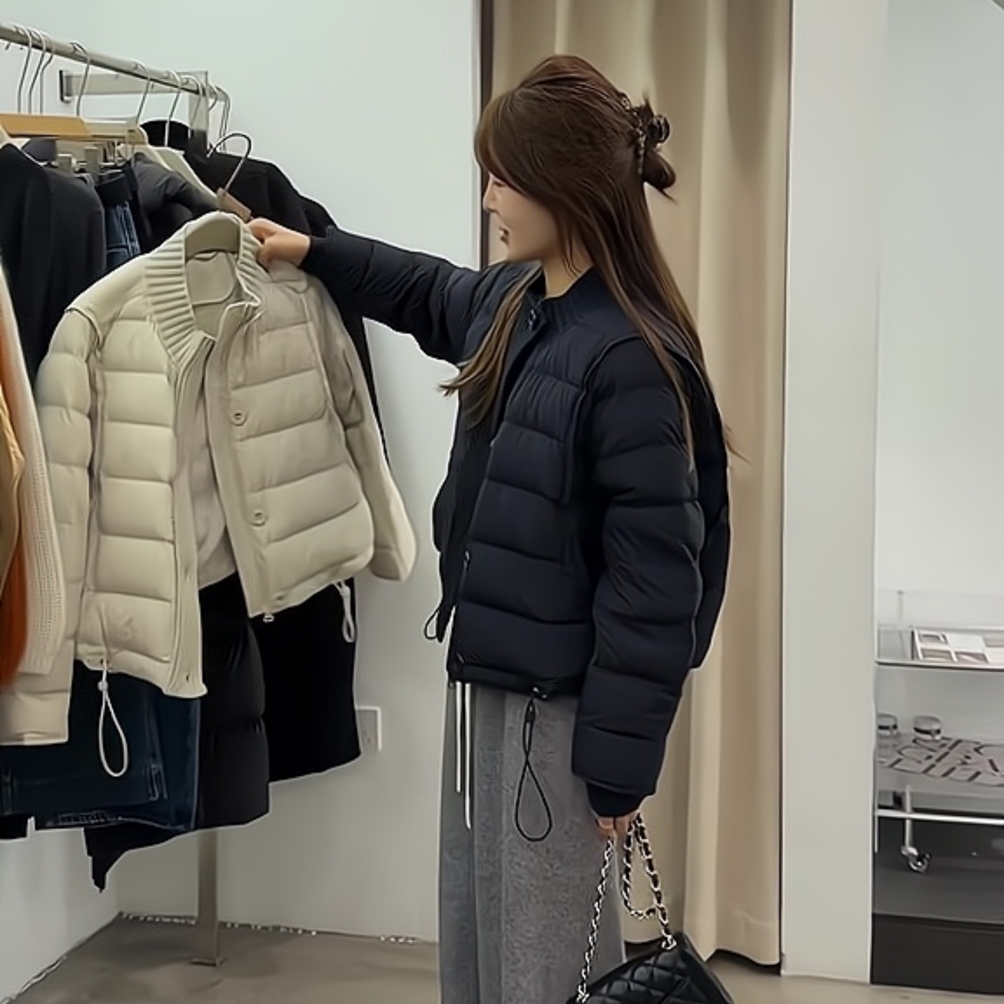 超推荐超百搭2025冬季新款羽绒服黑色立领泡芙面包服加厚保暖外套 - 图3