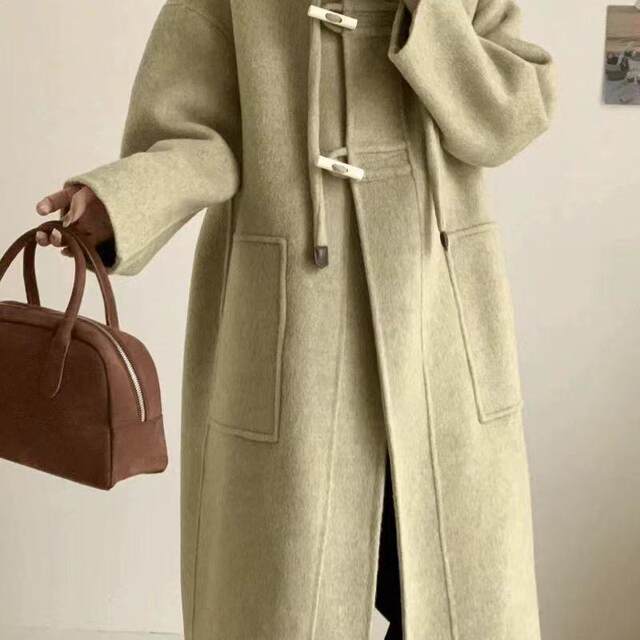 Hooded horn button coat