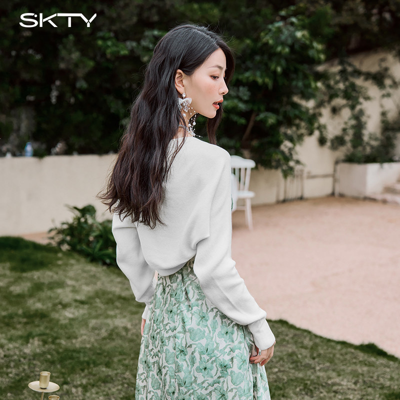  SKTY毛针织衫