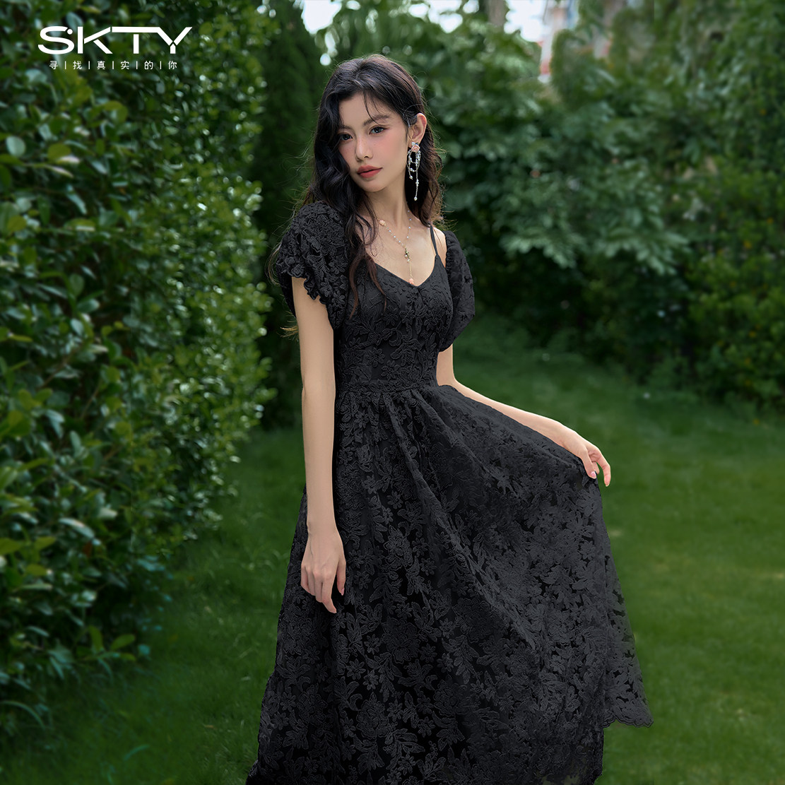  SKTY连衣裙