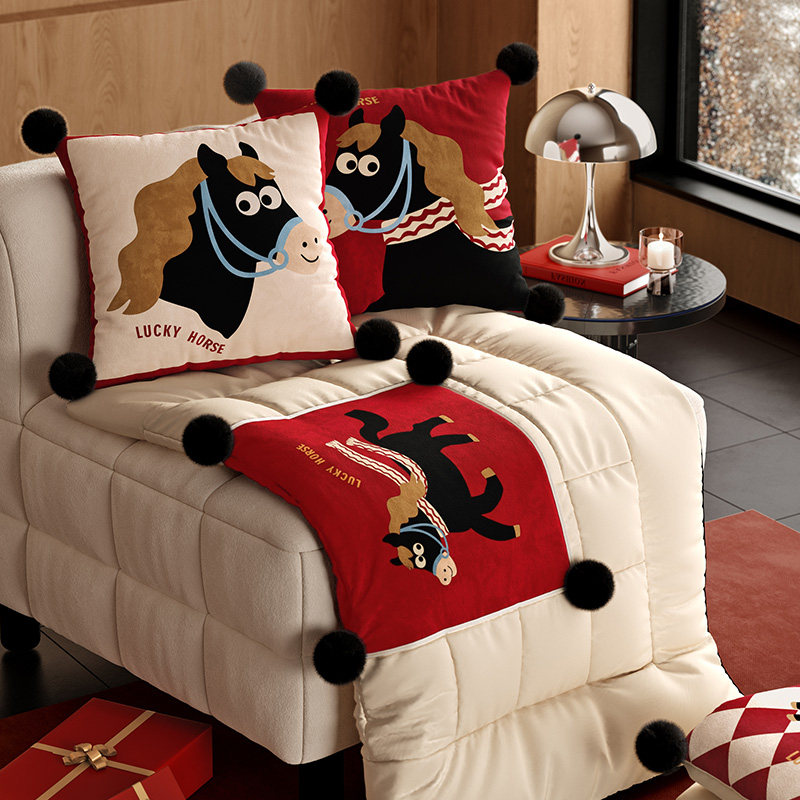 小马福吉红色2026马年抱枕抱枕被二合一毯子车载办公室两用厚毯子,淘宝优惠券,粉丝福利购,淘宝优惠卷