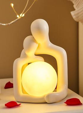 北欧抽象艺术情侣摆件小夜灯小众客厅卧室玄关电视柜装饰品送女友