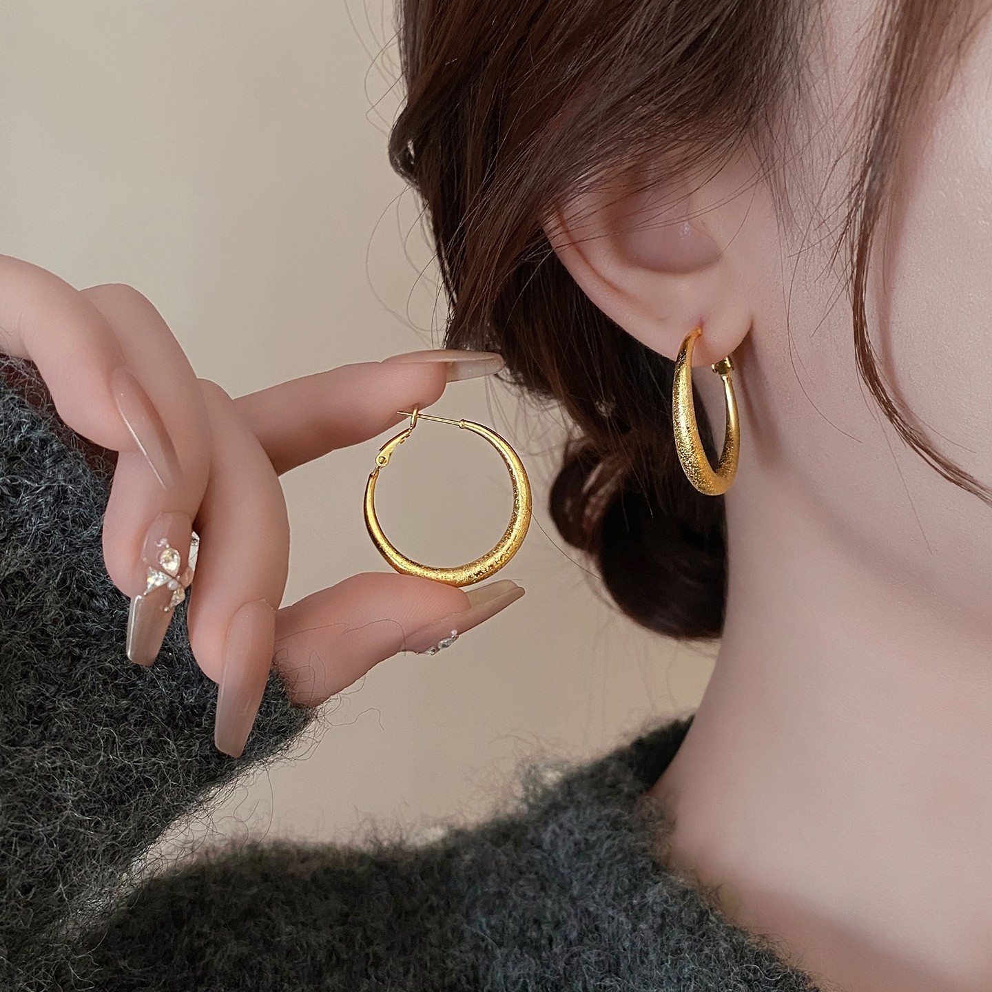 简约金箔感素圈耳环轻奢高级感耳圈小众设计耳钉气质2025超火耳饰,淘宝优惠券,粉丝福利购,淘宝优惠卷