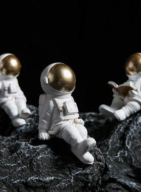 宇航员摆件书桌办公室电脑屏幕显示器趴趴桌面桌边装饰小新年礼物