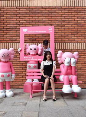 芝麻街雕塑公仔奶茶店门口商场美陈网红打卡拍照落地装饰大型摆件