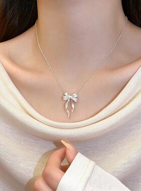 很多星星哑光丝带蝴蝶结项链