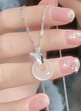 清冷感玉兔平安扣项链轻奢小众设计高级感百搭锁骨链闺蜜女友礼物