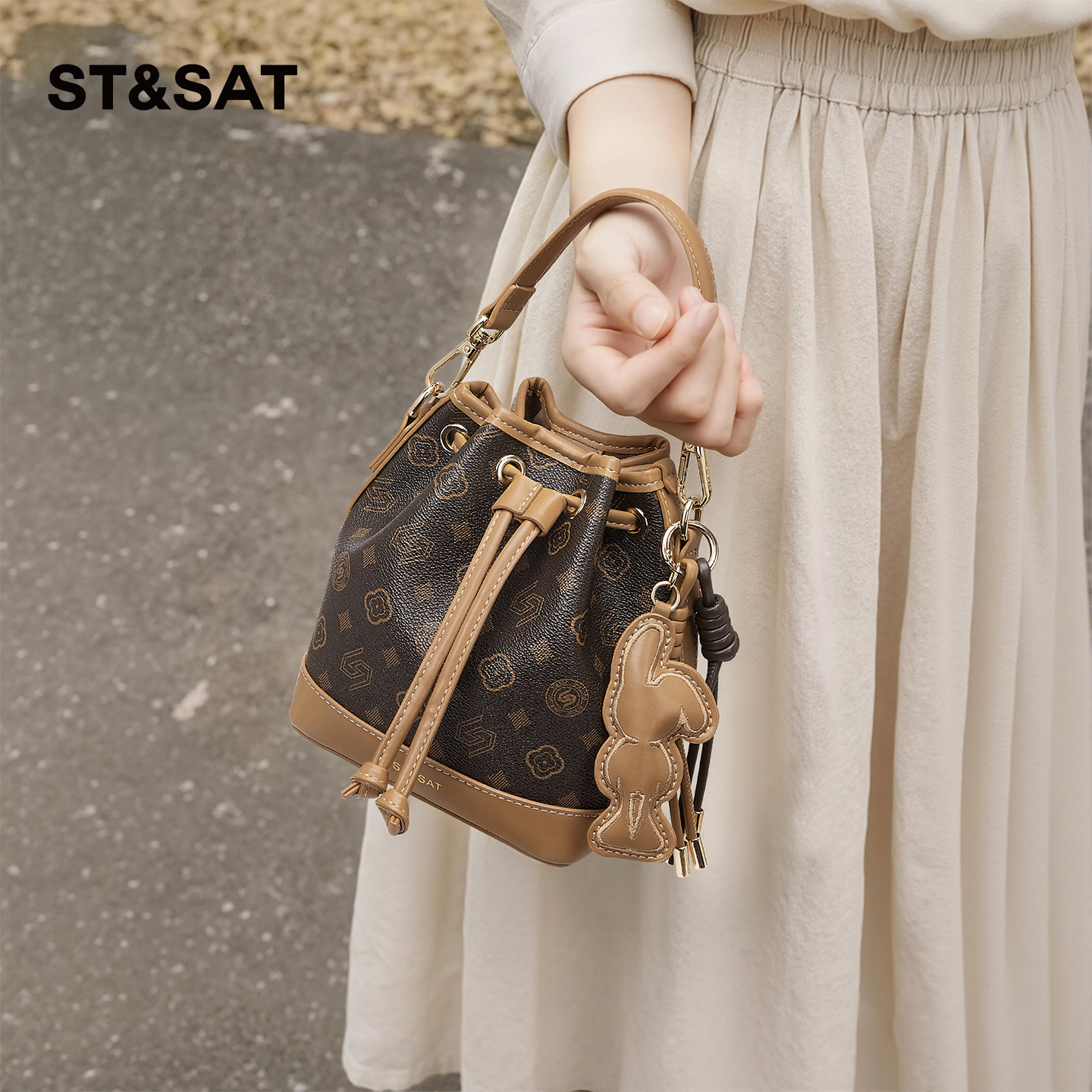 星期六水桶包包女式2025新款高级感单肩斜挎包复古印花通勤手提包,淘宝优惠券,粉丝福利购,淘宝优惠卷