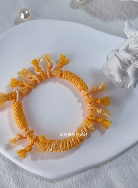 藏式编织手绳手工制品纯手工编织原创设计手链饰品穿搭搭配浅黄色