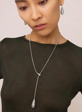 豆豆同款金色老花镂空水滴型抽拉项链小众高级感气质吊坠毛衣链女