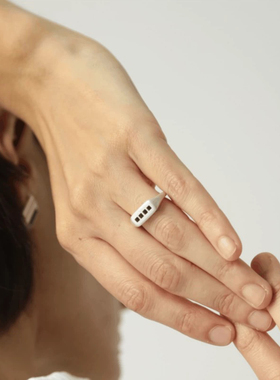 黑色四方形戒指开口可调节食指戒