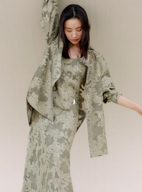 一款多戴马蹄莲银色与白珐琅项链