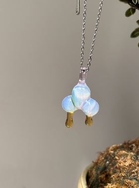 手工琉璃饰品梦幻云朵雨滴状项链琉璃吊坠轻奢小众高级感礼物