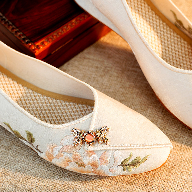 老北京布鞋女款新中式鞋子旗袍鞋民族风浅口软底一脚蹬手工绣花鞋,淘宝优惠券,粉丝福利购,淘宝优惠卷