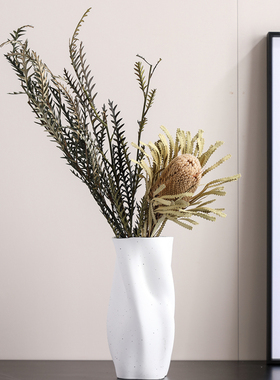 现代简约样板间书桌摆件软装服装设计师主题卷尺面料针线剪刀工具