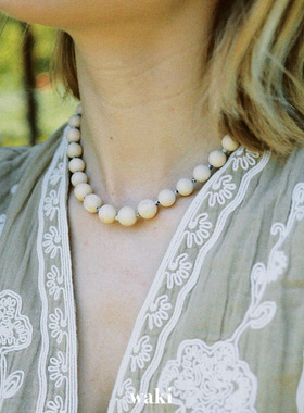 waki 夏威夷果 Macadamia 米色系度假感手工串珠项链