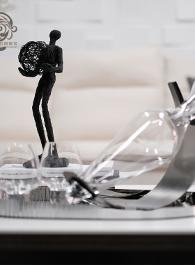 现代轻奢样板房客厅餐厅茶几陶瓷花器摆件组合玻璃酒器不锈钢托盘