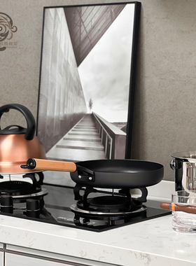 北欧样板间厨房厨具套装锅具油壶装饰画橱柜软装创意搭配摆件