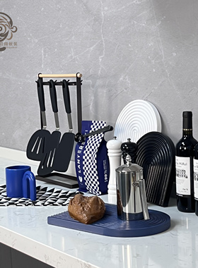 简约样板房间厨房装饰品组合