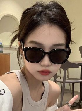 2025年夏韩版方框墨镜百搭显瘦防紫外线太阳墨镜大框护眼防晒潮酷