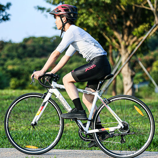 Wareton road car chasing wind 200