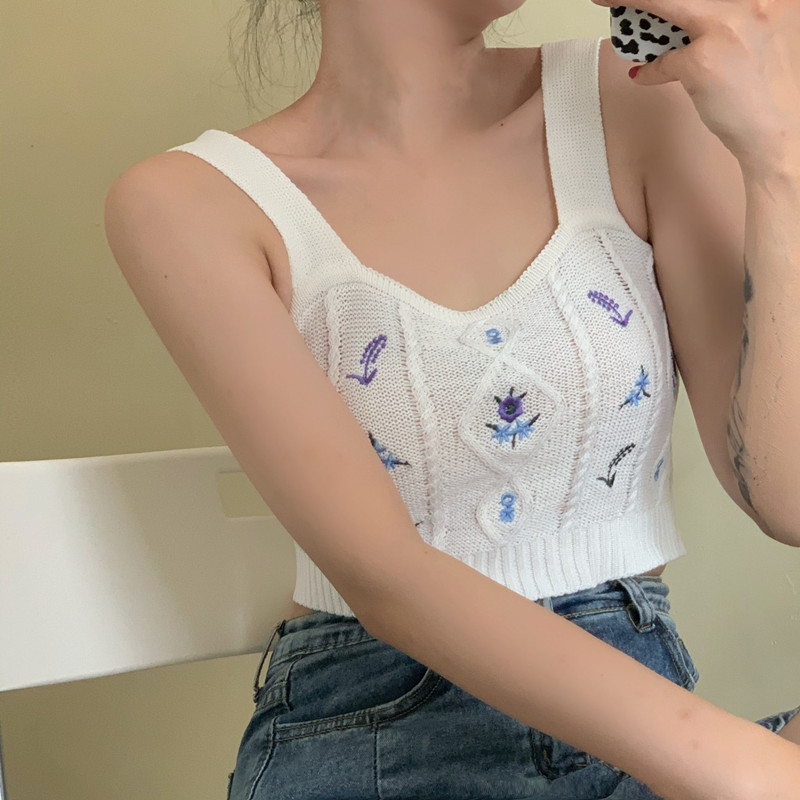 Knitted bottomed cropped camisole vest短款针织打底女生小背心 - 图3