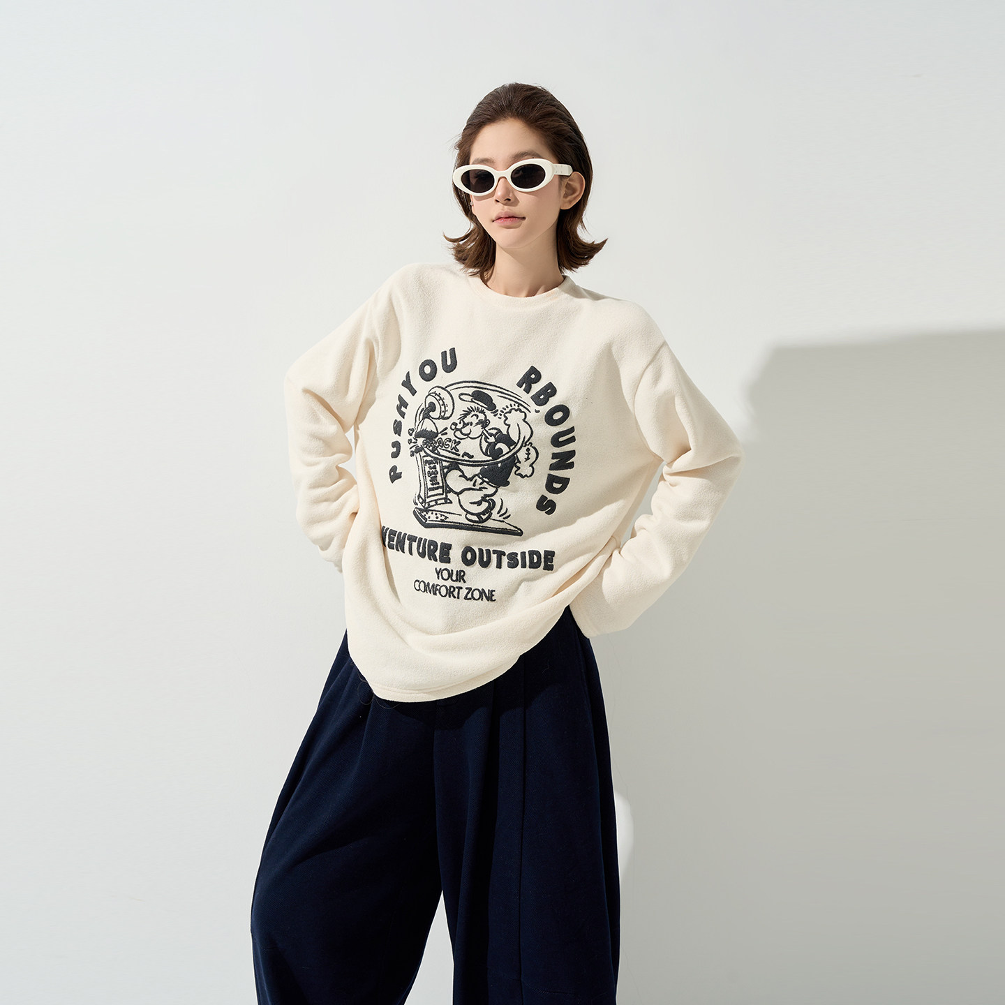 吴童童毛绒圆领长袖内搭T恤女秋冬韩系设计感宽松套头打底衫上衣