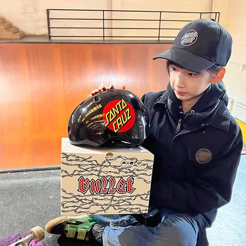 【187旗舰店】SC联名BULLET专业滑板轮滑成人儿童护具鬼手头盔 - 图2