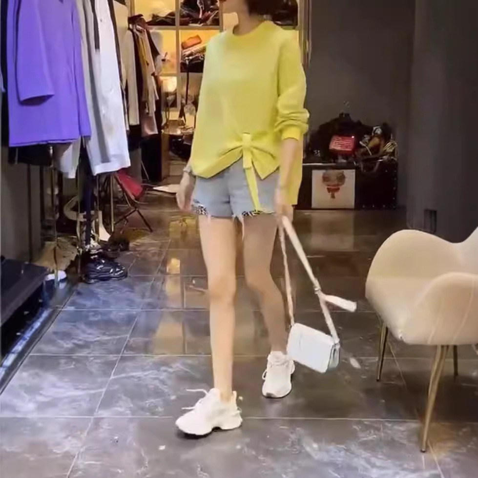 英国coopkoop春季新款蓝色圆领短卫衣底摆不规则女上衣 - 图0