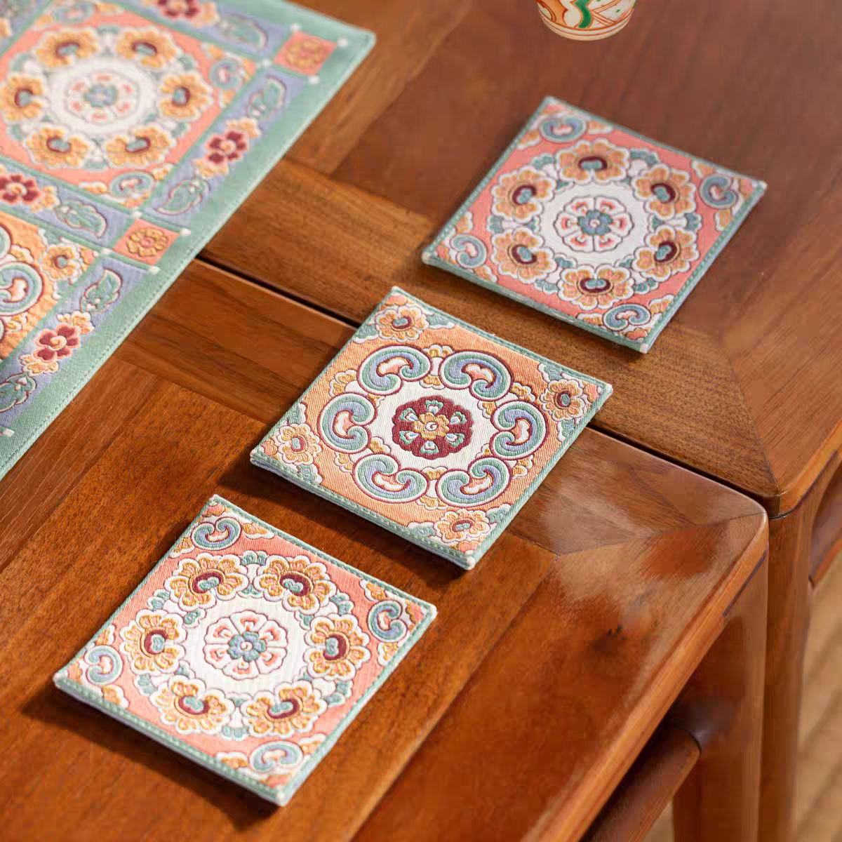 知舍 原创 团花藻井纹杯垫 新中式 复古 宫廷风家居 隔热茶桌垫子,淘宝优惠券,粉丝福利购,淘宝优惠卷