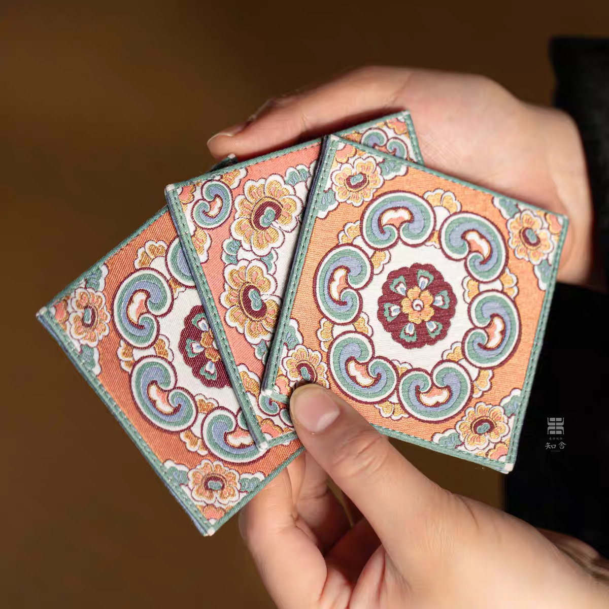 知舍 原创 团花藻井纹杯垫 新中式 复古 宫廷风家居 隔热茶桌垫子,淘宝优惠券,粉丝福利购,淘宝优惠卷