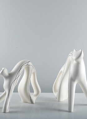 黑白线条手绘懒腰猫摆件猫咪摆件样板房书房家居V电视柜酒店摆件