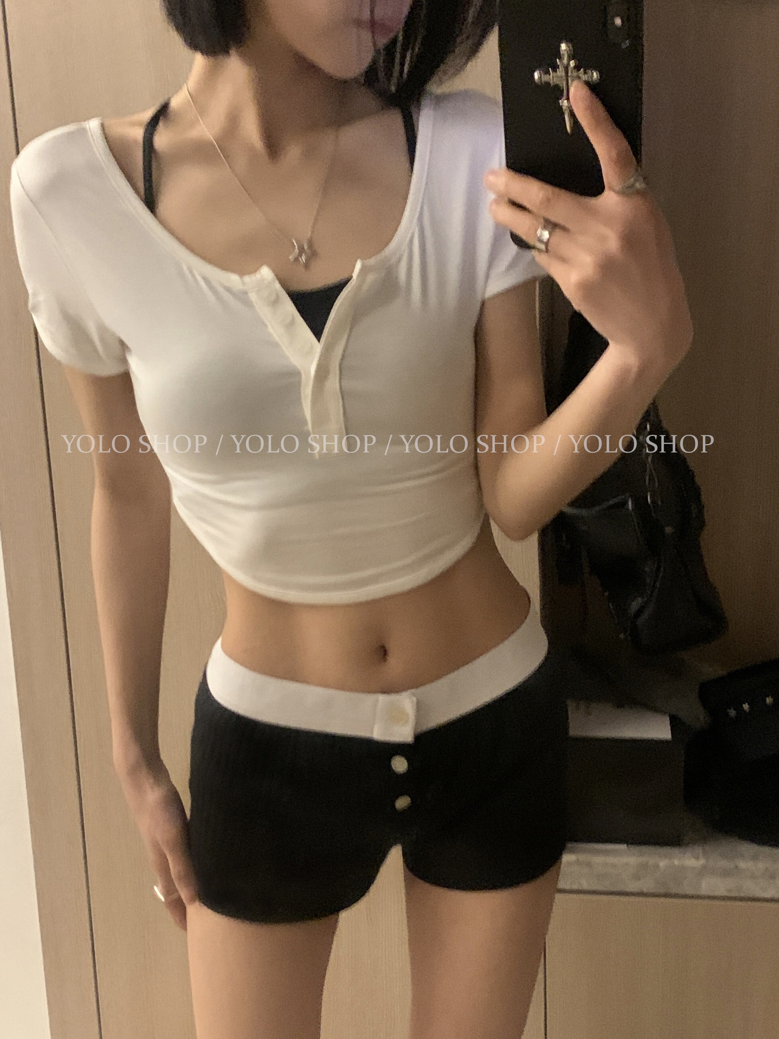 YOLO SHOP 超显身材 短袖纯欲辣妹上衣T恤女夏日微透简约修身u领t - 图3