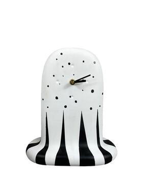 现代简约创意树脂时钟摆件样板房售楼处桌面床头柜儿童房饰品