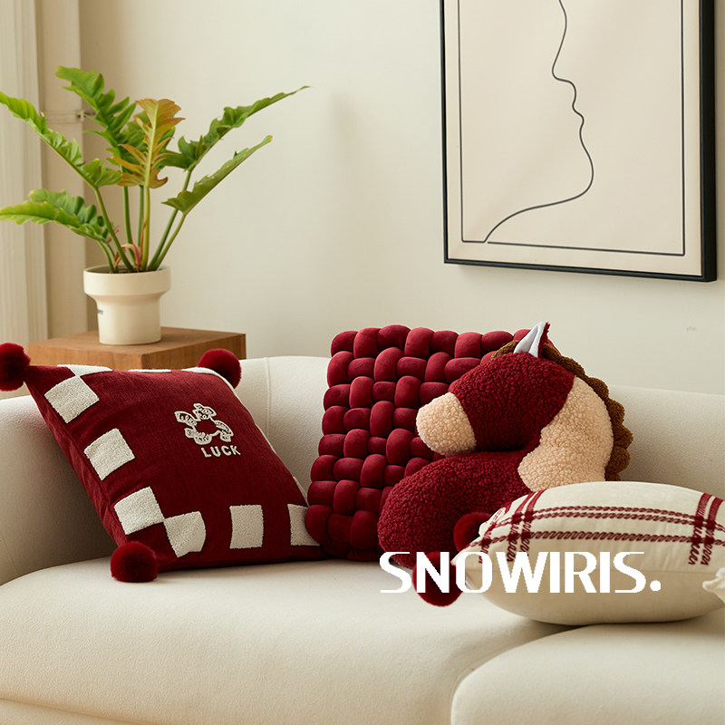 抱枕红色新年节日客厅沙发靠垫纯色马年简笔画高级感品质软装靠枕,淘宝优惠券,粉丝福利购,淘宝优惠卷